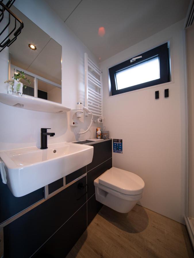 Houseboats Mookerplas Met Dakterras Middelaar Exterior photo